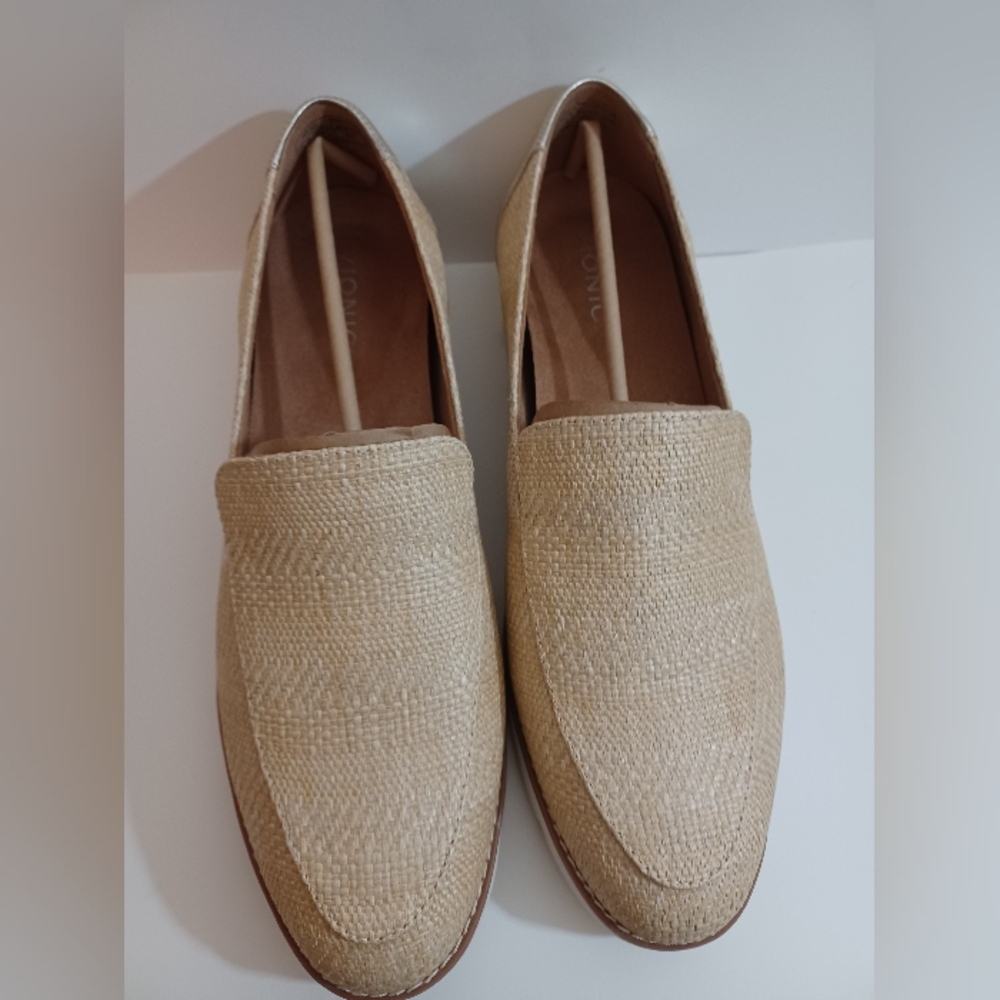 Vionic Womens Kensley Beige Laceless Loafers/Shoes New 12 Wide